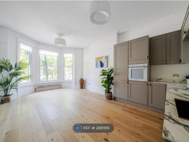 Denmark Villas, Hove BN3, 2 bed flat to rent, £1,800 pcm | PrimeLocation
