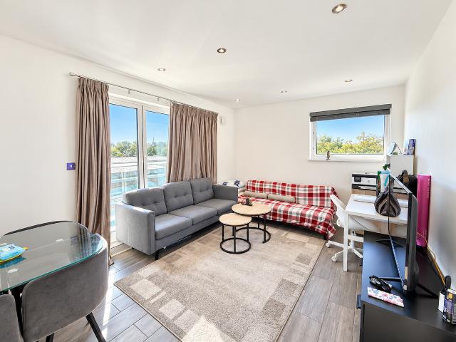 Denmark Villas, Hove BN3, 2 bed flat to rent, £1,850 pcm | PrimeLocation