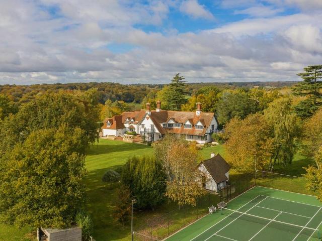 Denner Hill, Great Missenden. 6 bed detached house to rent £14,500 pcm £3,346 pw