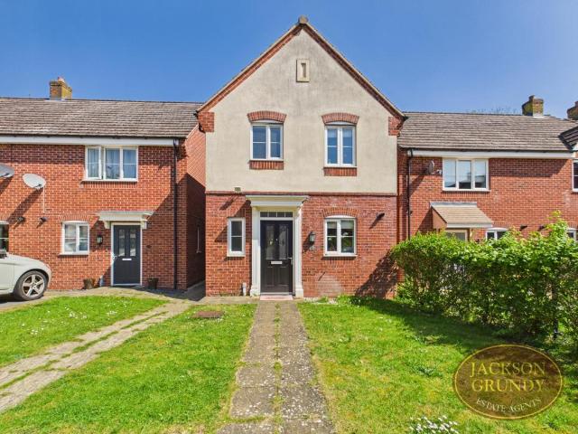 Dennetts Close, Daventry, NN11 9AE 3 bed detached house to rent £1,300 pcm £300 pw