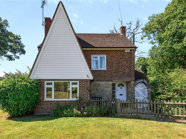 Dennetts Land Road, Crockham Hill. 3 bed detached house to rent £2,100 pcm £485 pw