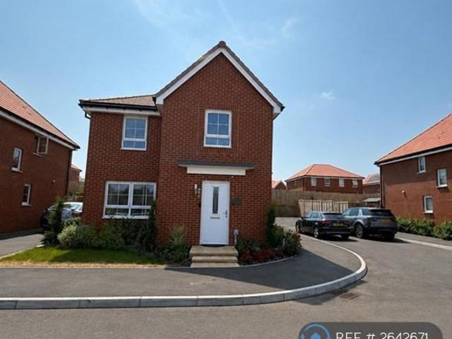 Dennis Way, Eastbourne, BN22 4 bed detached house to rent £2,100 pcm £485 pw