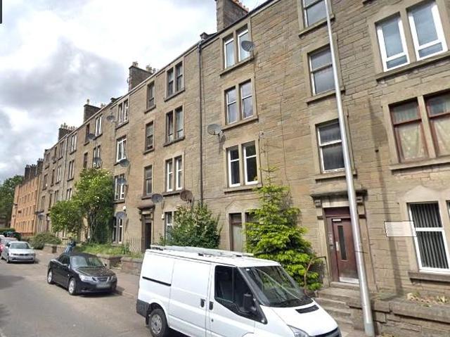 Dens Road, Stobswell, Dundee, DD3 2 bed flat to rent £525 pcm £121 pw