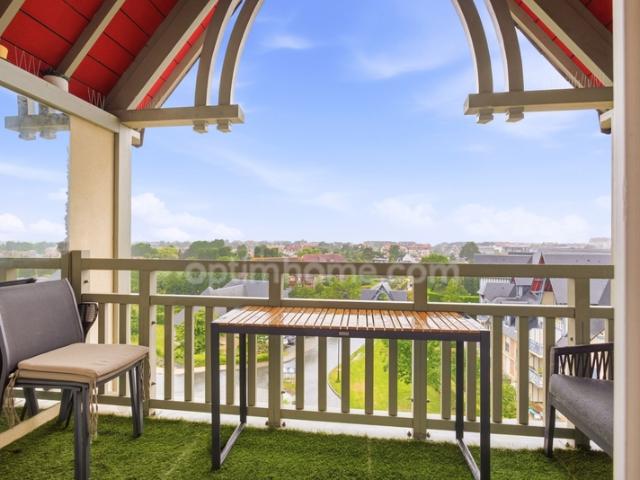 DEAUVILLE Appartement Duplex 138.46 m2 au sol 3 chambres Terrasses et balcon Vue mer Parking Cave