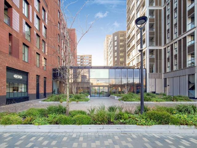 Deacon Street, Elephant And Castle, London SE17, 2 bed flat to rent, £3,250 pcm | PrimeLocation