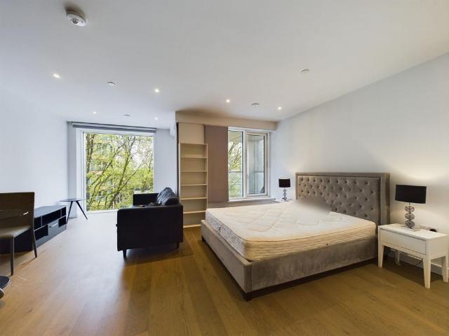 Deacon Street, London SE17 Studio to rent £2,200 pcm £508 pw