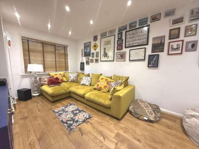 Deacons Hill Road, Elstree, WD6