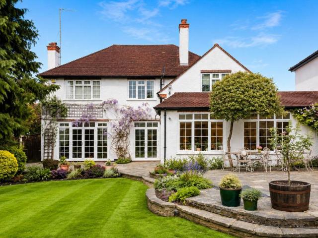 Deacons Hill Road, Elstree 4 bed detached house to rent £4,995 pcm £1,153 pw
