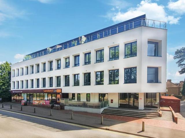Deacons House, High Road, Broxbourne 2 bed apartment to rent £1,750 pcm £404 pw