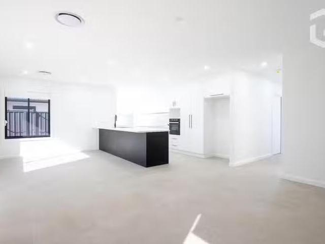 For Rent! B/39 Maher Circuit, Griffith, NSW 2680