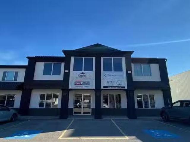 Charming C3 10 Cedar Drive, Niverville, MB, R0A 1E0 commerci.