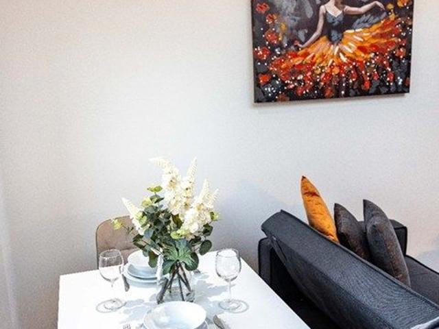 Deal House, Huddersfield HD5, 2 bed flat to rent, £1,100 pcm | PrimeLocation