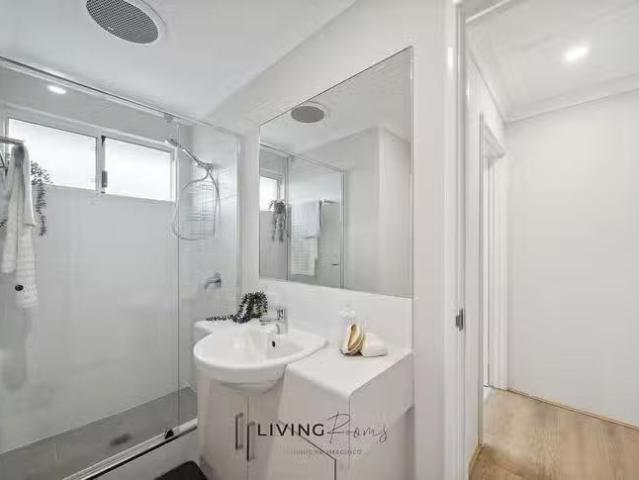 Nice ROOM 2 Hester Road, Wellard, WA 6170