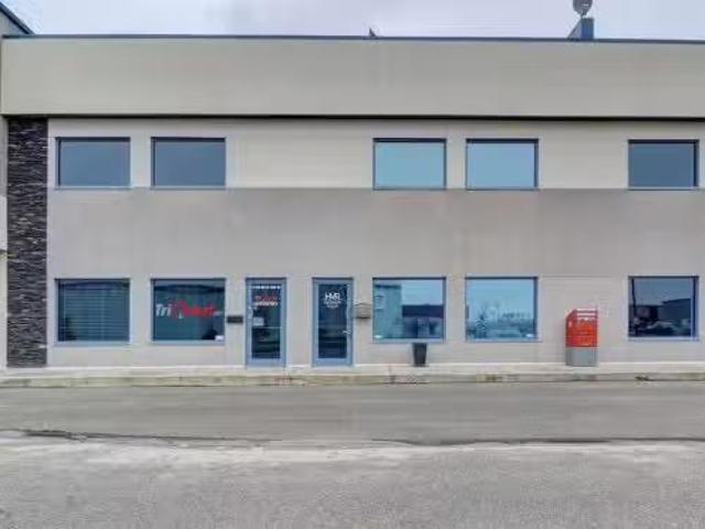 Cozy Street, Grande Prairie, AB, T8V 8H7 commercial for leas.