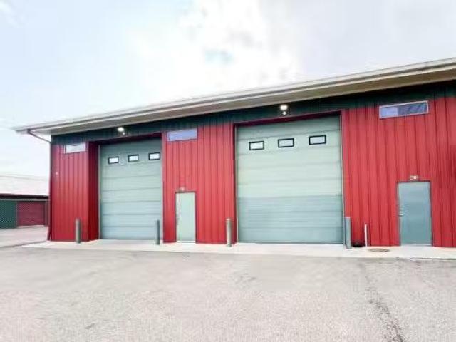 Cheap Street Ne, Redcliff, AB, T0J 2P0 commercial for lease.