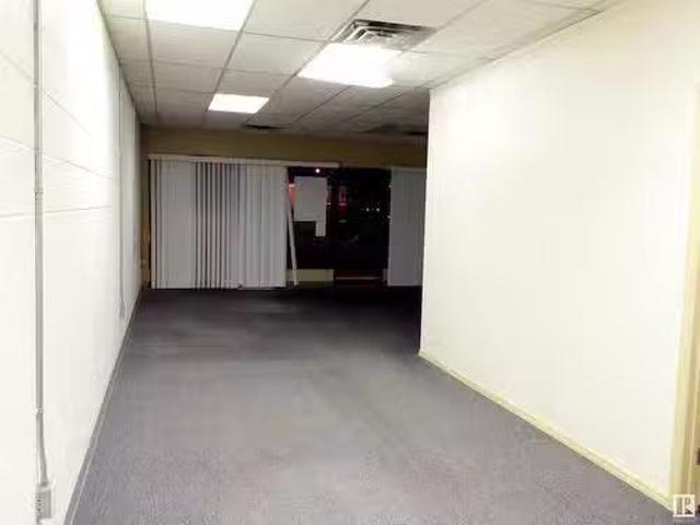 Deal! Street, Stony Plain, AB, T7Z 1L4 commercial for lease.
