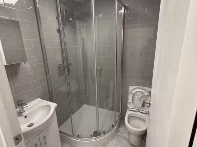 Unique Studio flat for rent in 411 Roman Road, London, E3