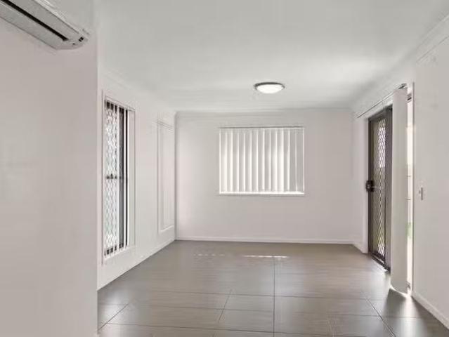 Rental! UNIT 1/2 Nash Drive, Glenvale, QLD 4350