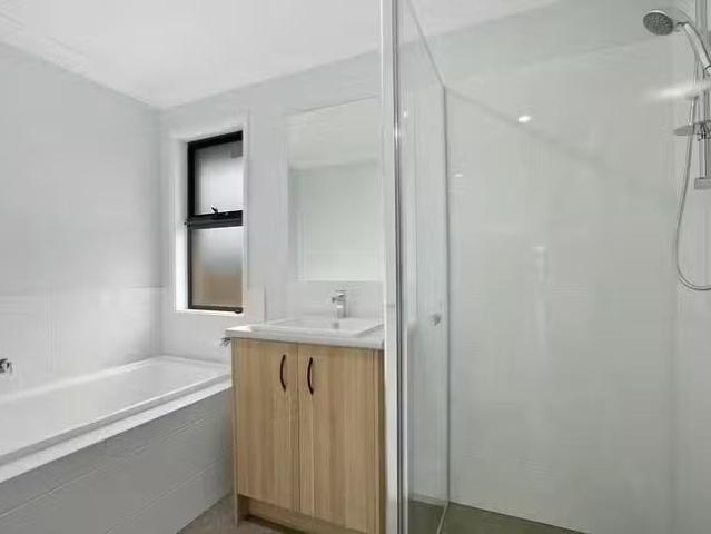 Nice UNIT 1/35 Myall Street, Cooroy, QLD 4563