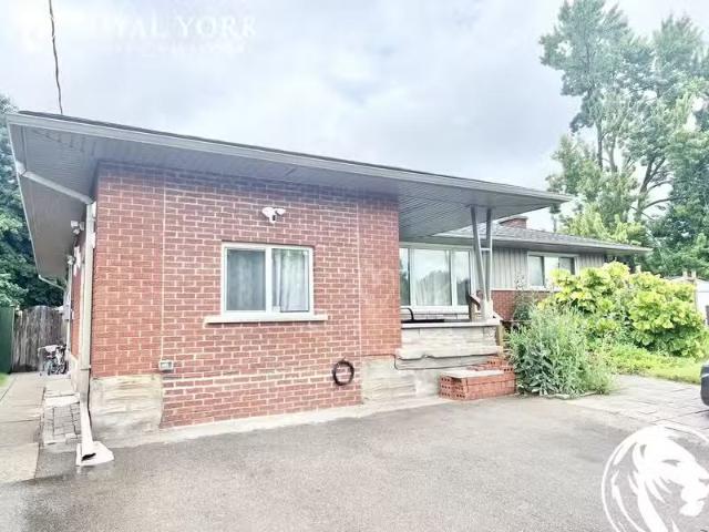 Rental! Unit 2 2 70 Kenneth Avenue, Kitchener, Ontario N2A 1V8