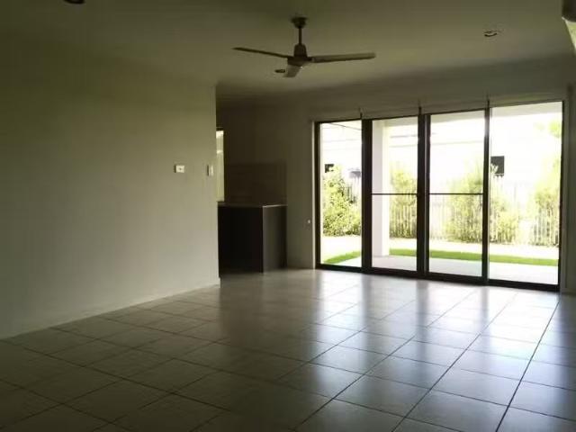 Cozy 1/40 Gunsynd Street, Ooralea Townhouse for rent Listed b.