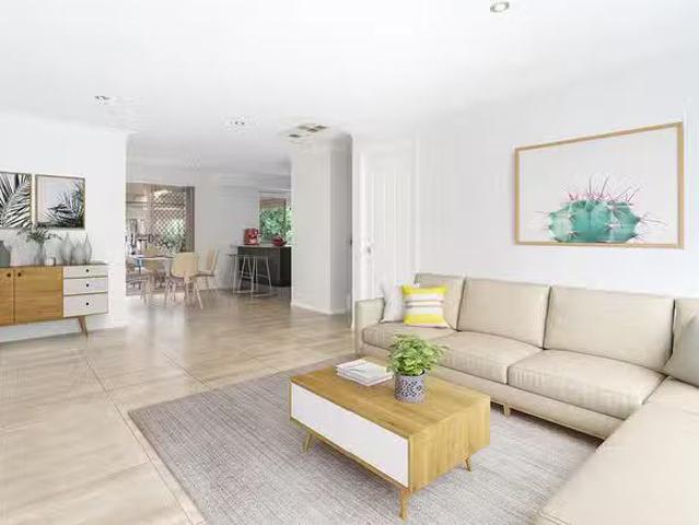 Charming 1/40 Hargreaves Road, Manly West, QLD 4179
