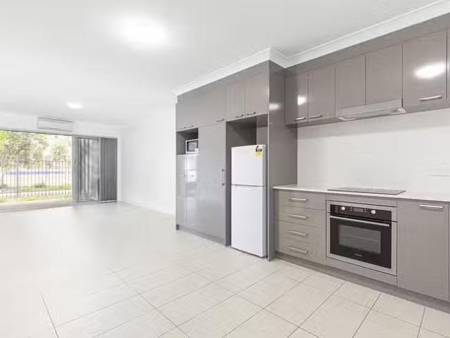 Nice 14/16 Grey Street, Cannington, WA 6107