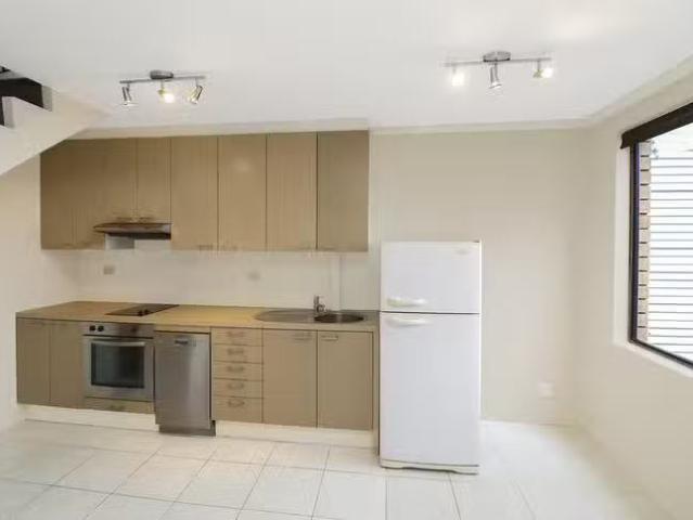 Rental! 14/2 Goodlet Street, Surry Hills, NSW 2010