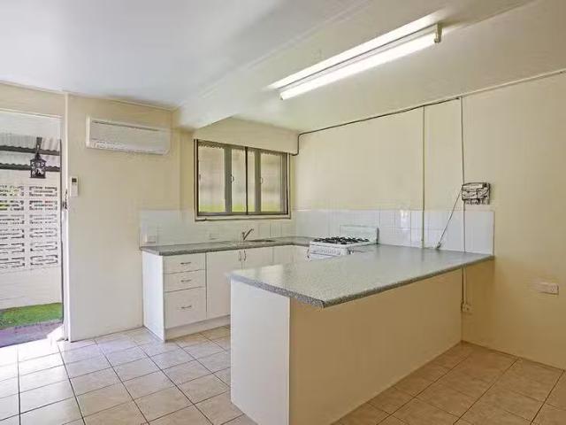 Unique 1/47 Primrose Street, Belgian Gardens, QLD 4810