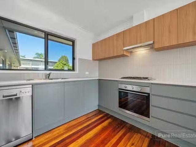 Just in! 1/48 Dunellan Street, Greenslopes, QLD 4120