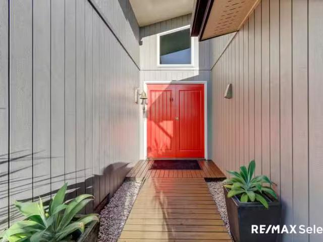 Just in! 14 Mccormack Avenue, Rural View QLD 4740