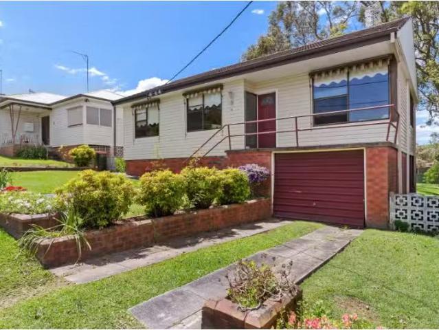 Cozy 14 Symes Avenue, Kahibah House for rent Listed by Breann.