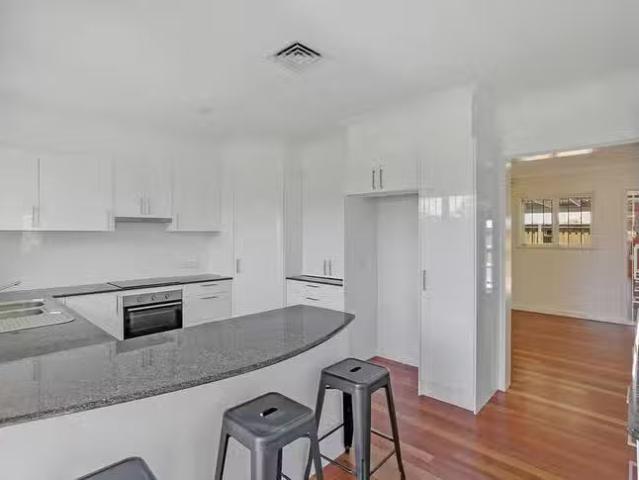 New 14 Tenth Avenue, St Lucia, QLD 4067