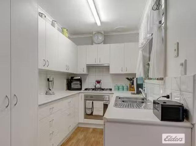 Unique 14 Warsaw Crescent, Wodonga, VIC 3690