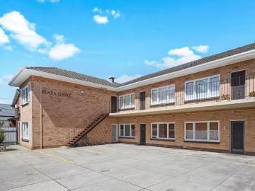 Just in! 1/55 Gordon Street, Glenelg SA 5045
