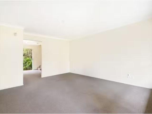 Rental! 1/58 Allowah Street, Waratah West Townhouse for rent.