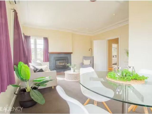 Cozy 15 Mc Lachlan Street, Orange House for rent Listed by Si.