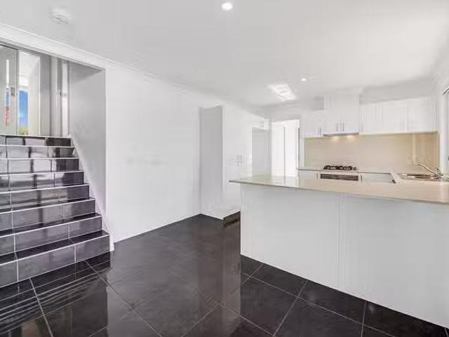 Cozy 15 Cradle Drive, New Auckland, QLD 4680