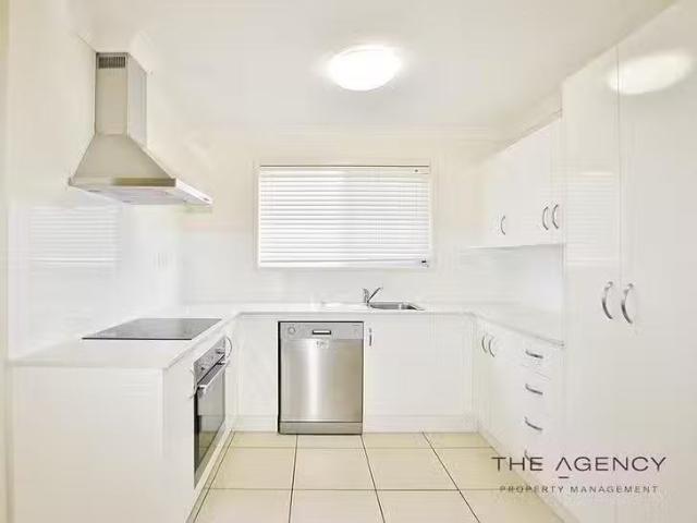 Just in! 1/5 Doblo Avenue, Norman Gardens, QLD 4701