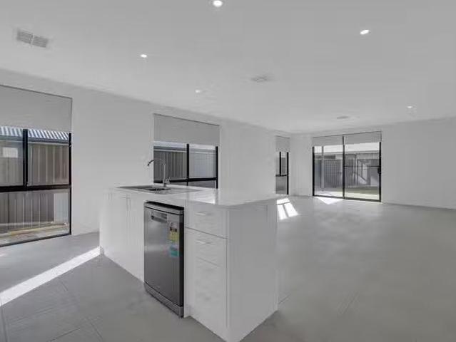 Cheap 15 Indwarra Street, Baldivis, WA 6171