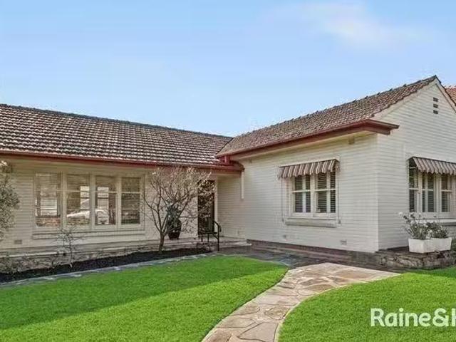 Cozy 15 Inverness Avenue, St Georges, SA 5064