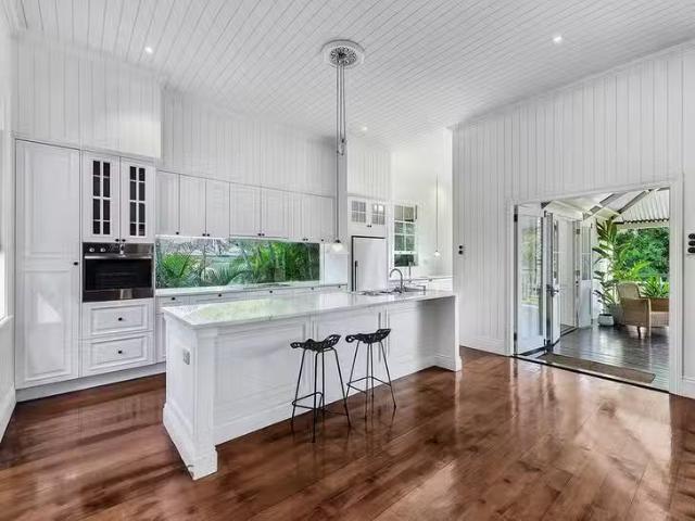 Rental! 15 Jackson Street, Indooroopilly, QLD 4068
