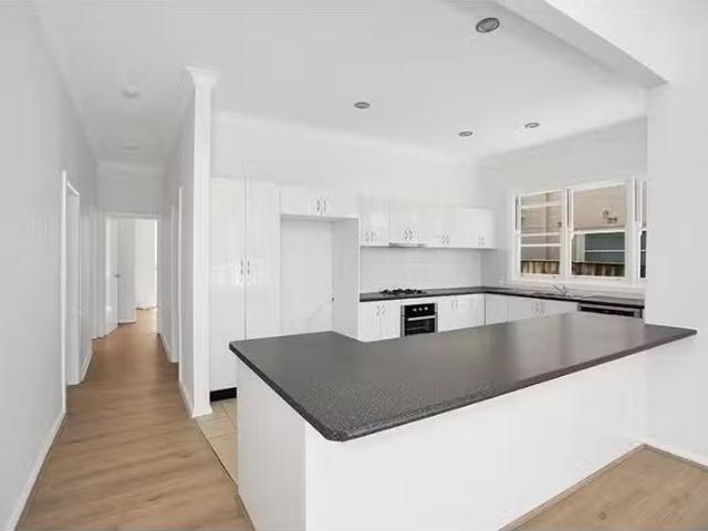 Charming 15 King Avenue, Balgowlah House for rent Listed by T.
