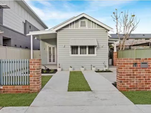 Unique 15 Lawson Street, HAMILTON House for rent Listed by Pr.
