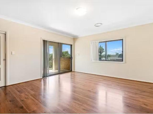 Deal! 15 Roberts Avenue, Mortdale Townhouse for rent Listed b.
