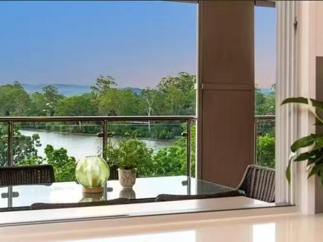 Rental! 15 Teesdale Street, Corinda, QLD 4075