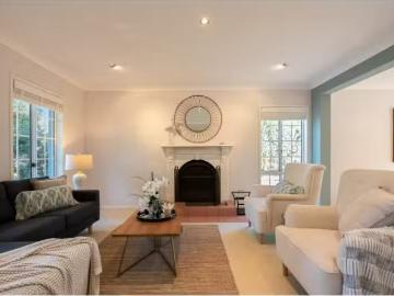 Deal! 15 Whitegum Way, Garden Suburb House for rent Listed by.