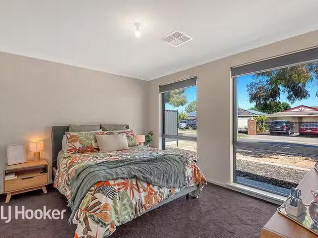 Deal! 15B Lovelock Road, Parafield Gardens, SA 5107