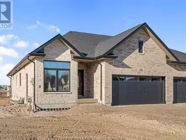Nice 166 Mclellan Avenue Unit# Upper A, Amherstburg, ON, N9V.