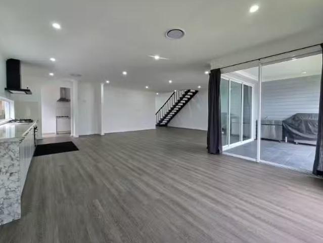 Cheap 16 Na Daang Crescent, MENANGLE House for rent Listed by.